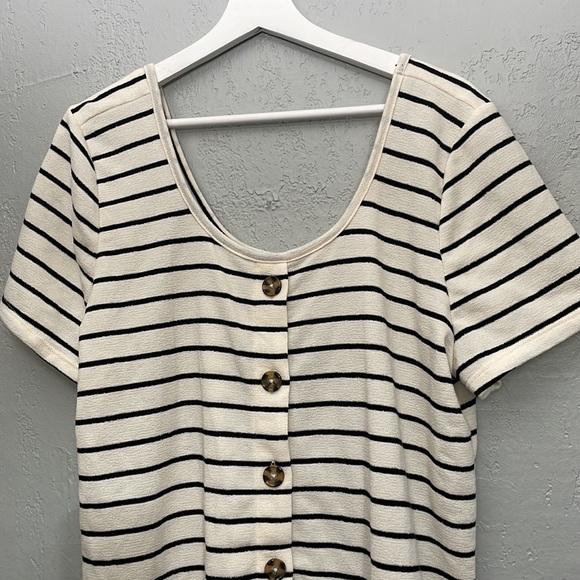 NWT Torrid Ivory & Black Stripe Rib Button Midi Tee Short Sleeve Preppy Size 2X - Picture 4 of 11